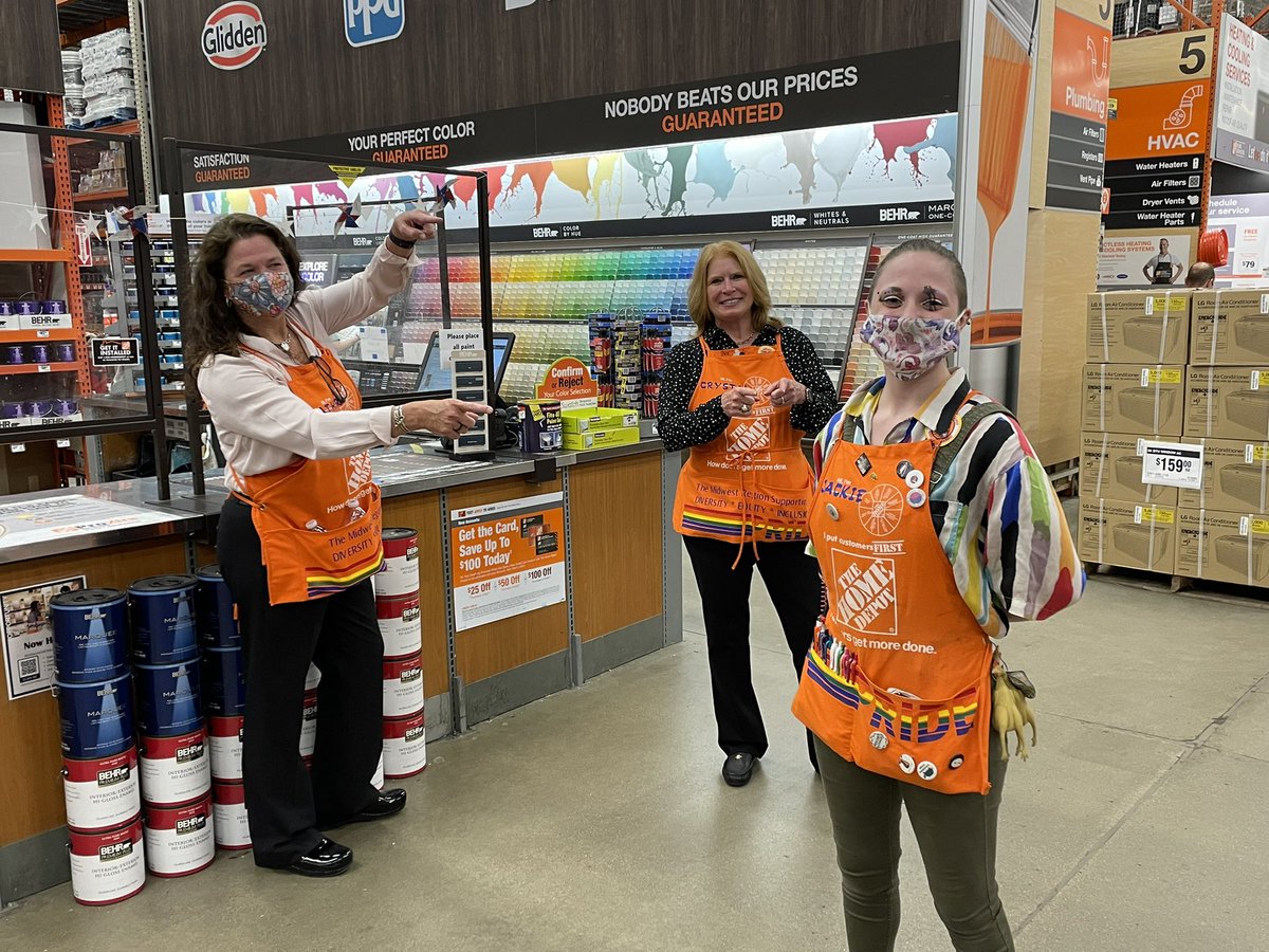 crystal_hanlon's tweet photo. Always a pleasure to celebrate our people!😊 https://t.co/a4ru9j5Bs5