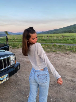iHeartLion's tweet photo. // body image, slight appearance
-

-

-

-
teenage dream🌿🧚‍♀️ https://t.co/JqbuIO61lg