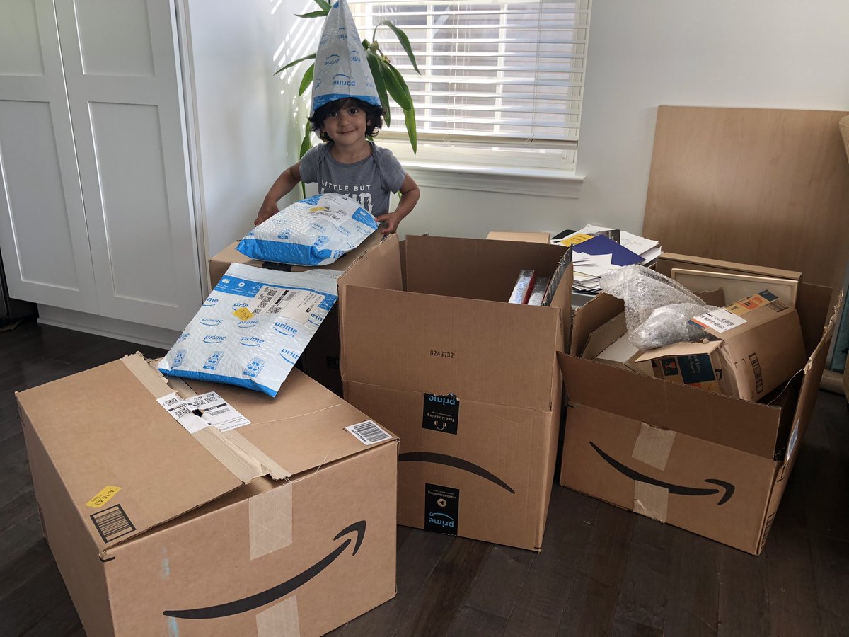 DrNazzz's tweet photo. @amazon your new mascot https://t.co/kjnsVzTncd