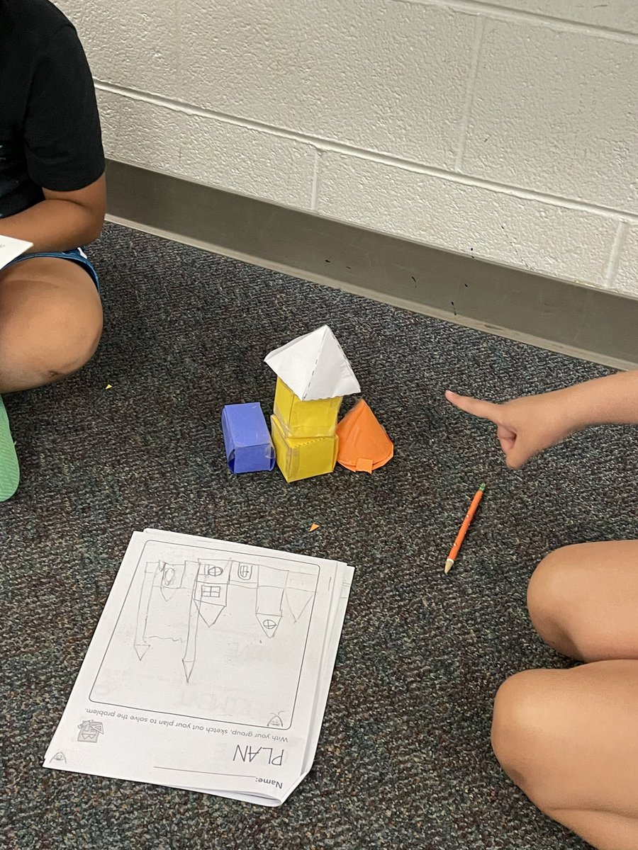 cstepnoski14's tweet photo. Today was full of STEM fun! Building our dream house with 3D shapes. @brookebrownTOTB @carlyandadam @PleasantUnionYR https://t.co/EAI4tpIzJ2
