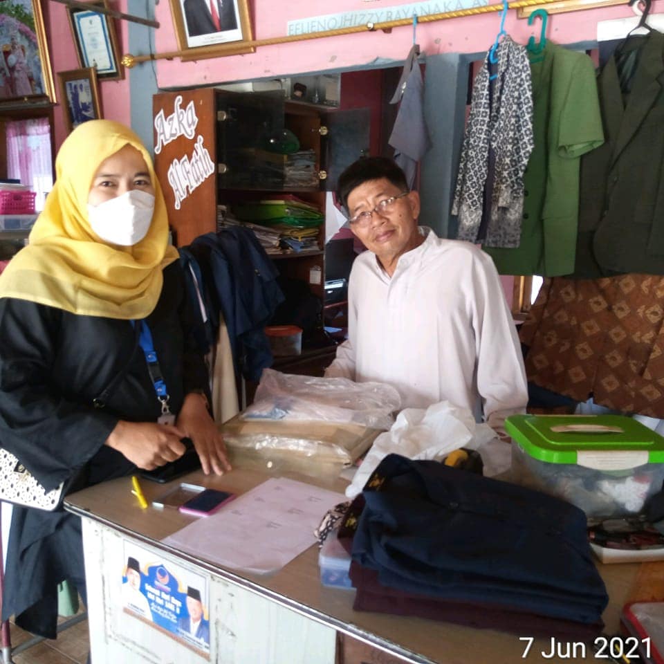 Merty73734082's tweet photo. Melakukan  monitoring dan evaluasi ,pembinaan kepada pengurus Koperasi Lingga Mulia Desa Lingga Kecamatan Lawang Kidul
#penyuluhkoperasi
#ppklkemenkop
#ppklsumsel
#ppklmuaraenim
#koperasikeren
#lawancovid19
#janganlupapakaimasker
#janganlupajagajarak
#janganlupacucitangan https://t.co/Bq4XiBAQeN