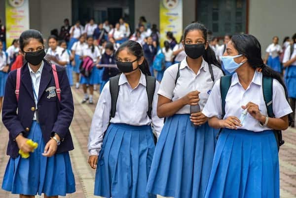 council_indian's tweet photo. #NewsAlert Karnataka SSLC Exam 2021:Karnataka SSLC exams that are scheduled to be held in the third week of July should be cancelled like 2nd PUC exams, students and parents have been requesting the Government of Karnataka.
#cancel10thboardexams2021 
@nimmasuresh @AdvMamtaSharma https://t.co/eJhctxUs9M