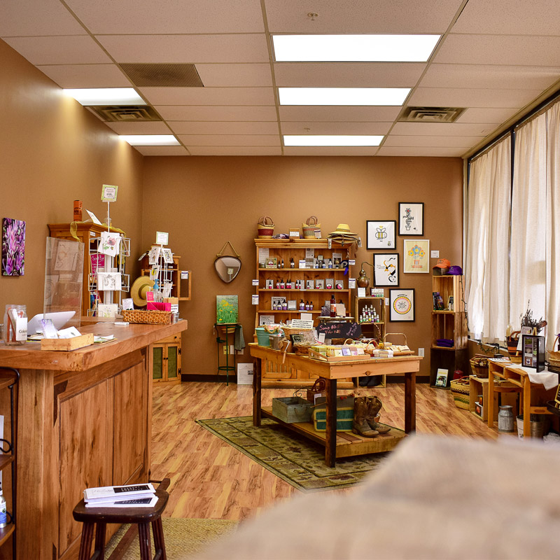 COAromatics's tweet image. Want a personalized experience for shopping #skincare? Shop our #Longmont store, you can try samples, talk to the formulator and peak in back where we make our small batch products.