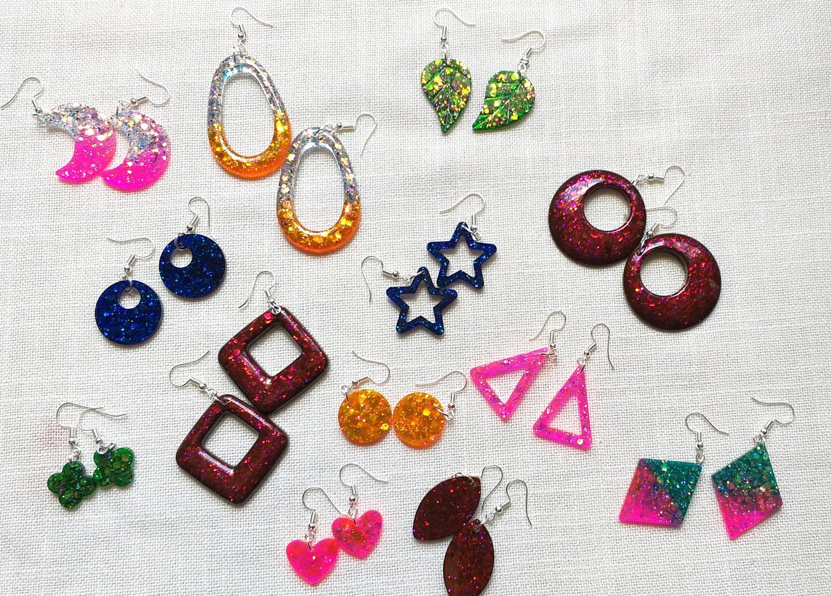 Affordable key chains and earrings  instagram.com/creativeresins…