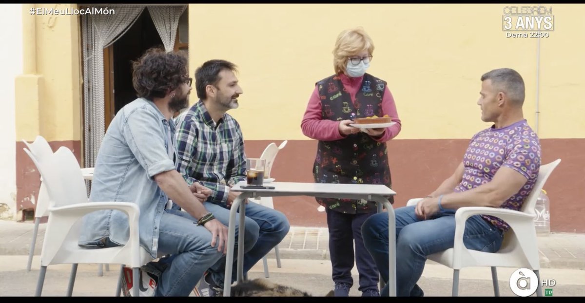 Chera's tweet photo. Y en un programa como este no podía faltar la olla cherana de Paquita #ElMeuLlocAlMón @DavidCasinos @ElMeuLlocAPunt https://t.co/X2XGnQgPb6