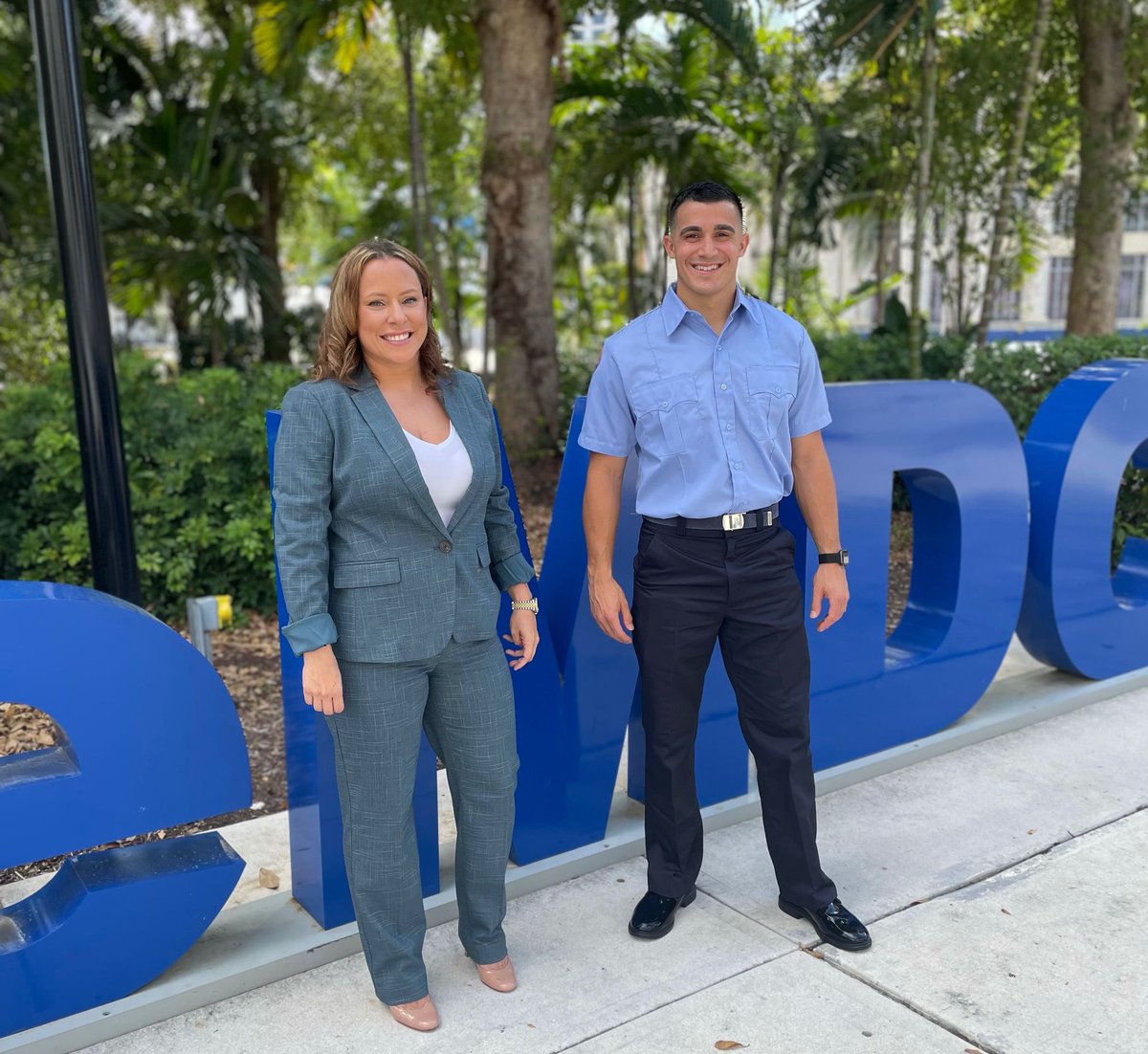 Mikael Alfonso from MDC’s Fire Academy and Alice Muñiz from MDC’s Nursing Program are ready to speak at this evening’s <a href="/MDCAlumni/">MDC Alumni</a> Hall of Fame event. 

Watch #LIVE: mdc.edu/livestream/

#BeMDC #IAmMDC #MDCHOF