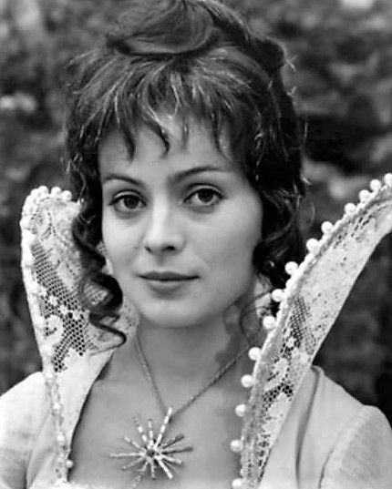 siminni_simek's tweet photo. @CzechTV Pro mě navždy zůstane Večernicí, hvězdou, která každý den prozáří nebe! Libuška Šafránková - RIP

#libusesafrankova #popelka #vecernice #princezna #hvezda #herecka https://t.co/z5JYZ2KFIY