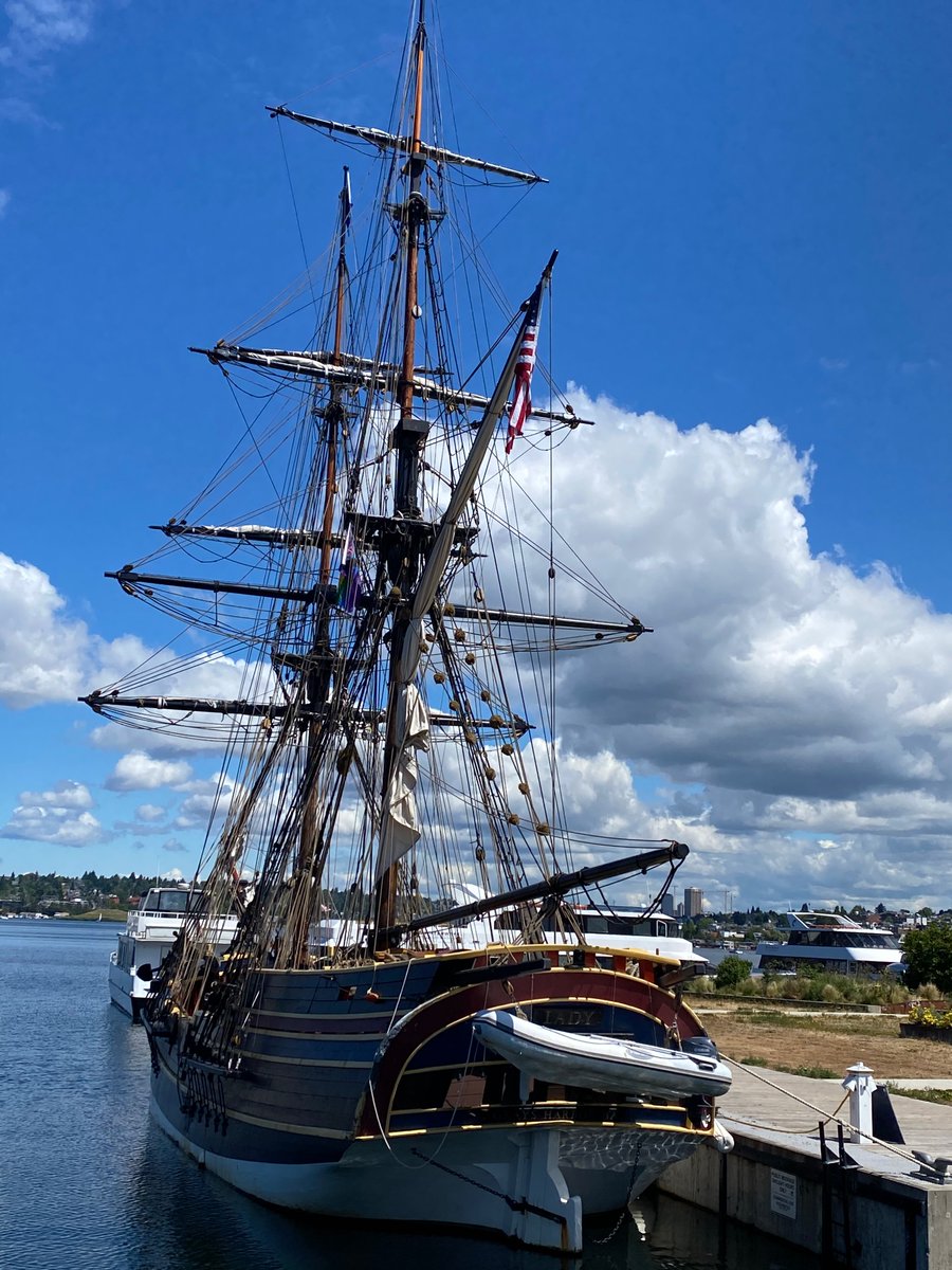 britrax's tweet photo. Saw a pirate ship (flying a Pride flag🏳️‍🌈) on my bike to the Hutch today!😍 https://t.co/0zD3k3P1ny
