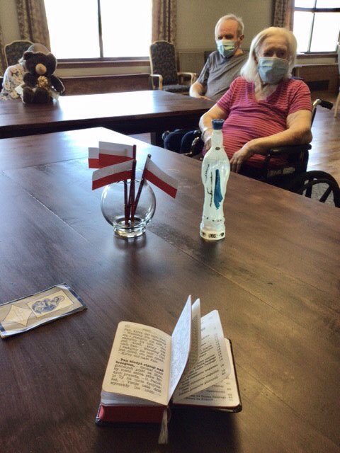 PremierHM1's tweet photo. Did you know we have a Polish Program here at #NorridgeGardens? Urzula, our Polish speaking activity aide assisted Residents in socializing, singing Catholic songs & making #Polish flags. #together
#PolishProgram #PolishSpeaking #heal #WhyWeCare #activity https://t.co/mFqoP9lLBR https://t.co/ehkXvXXM8T