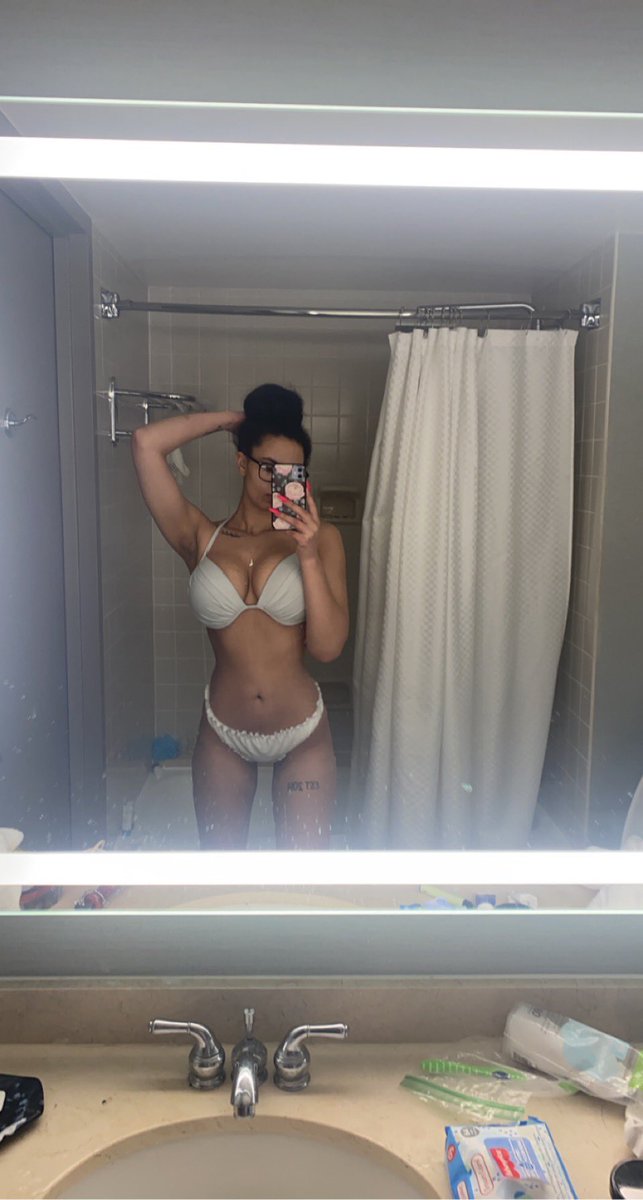 kiki5511OF's tweet photo. If you haven’t subscribed to my free onlyfans, stop what your doing and go check it out 😜😜 don’t be shy come say hi💓😘 https://t.co/9rjxvKCPUK