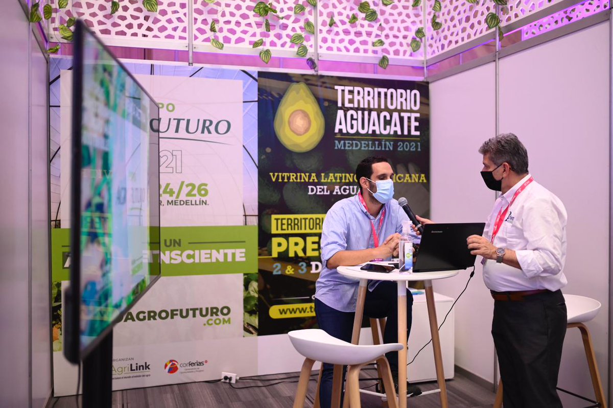ASOEVENTOS's tweet photo. Continuamos con la segunda jornada de #EventLab2021, un espacio propicio para compartir conocimientos y contribuir a la reactivación de la industria. 🚀✨
Unidos crecemos. 🤝
#EventoHíbrido #EventoDeEventos #EventoDelFuturo #ReactivaciónTotal https://t.co/AESZnlSzz6