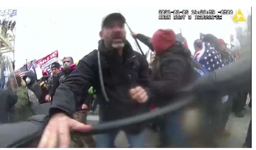 MacFarlaneNews's tweet photo. FLASH:  Georgia roofing company owner arrested in US Capitol Insurrection case

Feds say Kevin Creek had boot knife and mace with him... and unloaded this KICK against police on frontlines ==> https://t.co/b7ebaq7R7M