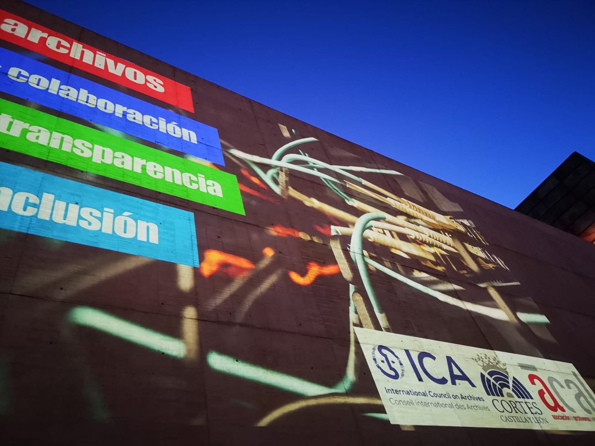 AsociacionACAL's tweet image. Así de bonita lució ayer la fachada de las @Cortes_CYL para celebrar el #diainternacionaldelosarchivos #EmpoderarLosArchivos #IAW2021