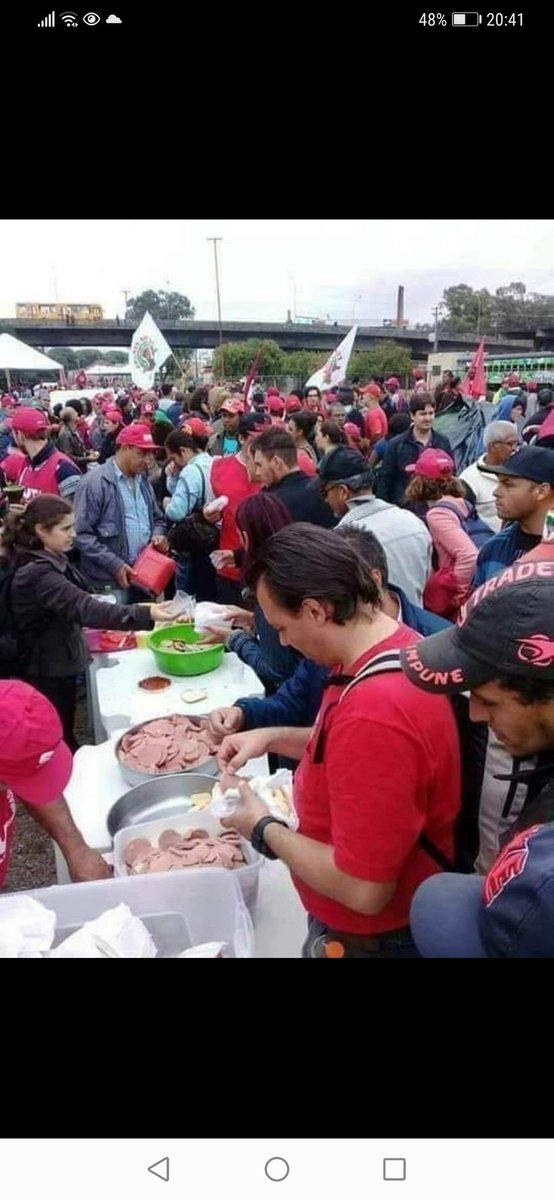 HectorArruda3's tweet photo. @manuelkobel Jota Queste acertou en cheio quando metafórica mente cantou
"éh! A bandidagem reunida, desviando, roubando e procurando uma saída!" https://t.co/BuFJFhKEFz