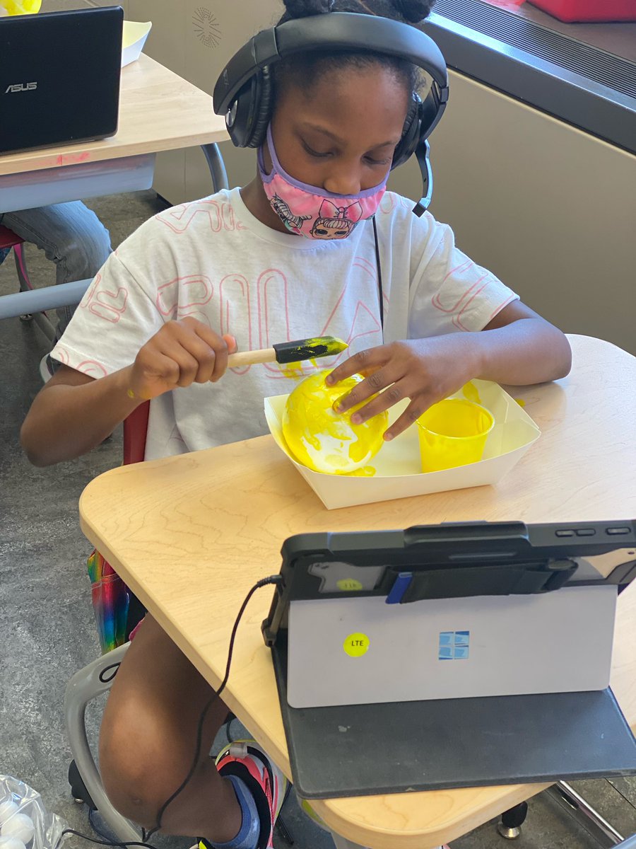 WhittierECSTEM's tweet photo. Look at our hardworking 1st graders! Working on the Out of this World Orbit Cornerstone project! What a way to finish off the school year! #HardworkWednesday #TheWhittierWay #WhittierECStem #Whittier #WhittierEC #DCPS #DCPSRising #Ward4 #DCPublicSchools https://t.co/YBAH9guoHO