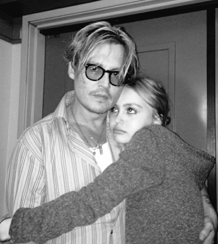 Happy birthday dad i love you so much have a great day      I love you Johnny Depp 