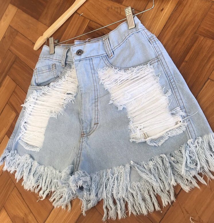 layvalladares__'s tweet photo. eii, gente estou encomendando uns shorts quem tiver interesse me chama na dm 🥺 ajude a minha lojinha deixando seu like e seu rt por favooooor ): e tem mais modelos qm quiser https://t.co/rA3Jo2ReEK