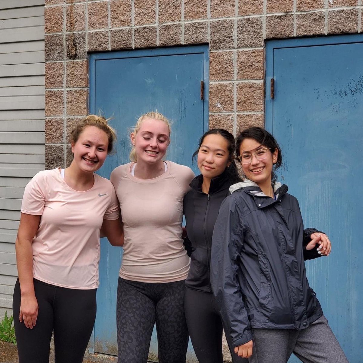 combayrow's tweet photo. We’re going to miss you, seniors. https://t.co/6Qs7yRFOvz