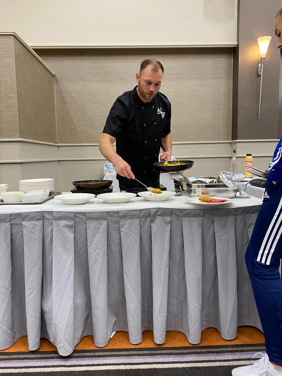 alexboyle_afn's tweet image. Delighted to be away with the #SWNT as team chef. Enjoying being back in the environment of these talented women and hoping to keep them fuelled &amp;amp; focused on their sport.
#nutrition #performancechef #performancenuteitionist 

@athlete_focused