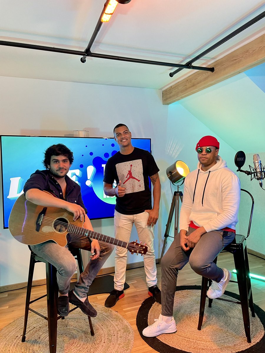 TpkoiTv's tweet photo. Invité du jour : @tricetnka 🎙 accompagné de Romain @TheStarchilds 🎸 

Épisode à venir ici : https://t.co/ecUE1nOpYG
#TpkoiTv #TupostesKoi #Taspostekoi #trice #thestarchilds #tricetnk #singer #chanteur #webtv #emissionweb #tpkoilive #live https://t.co/JA4s7K1B2v