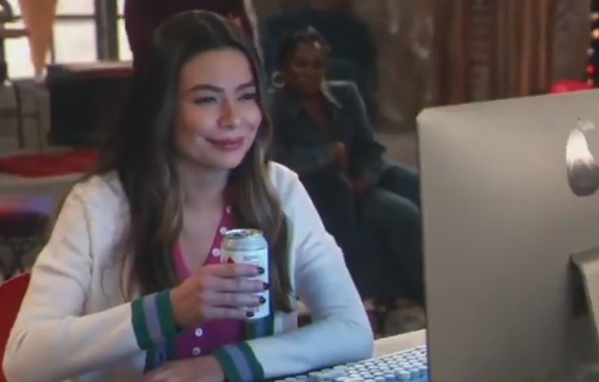 CharIyBomb's tweet image. Ela recriou o meme 🥺🥺🥺