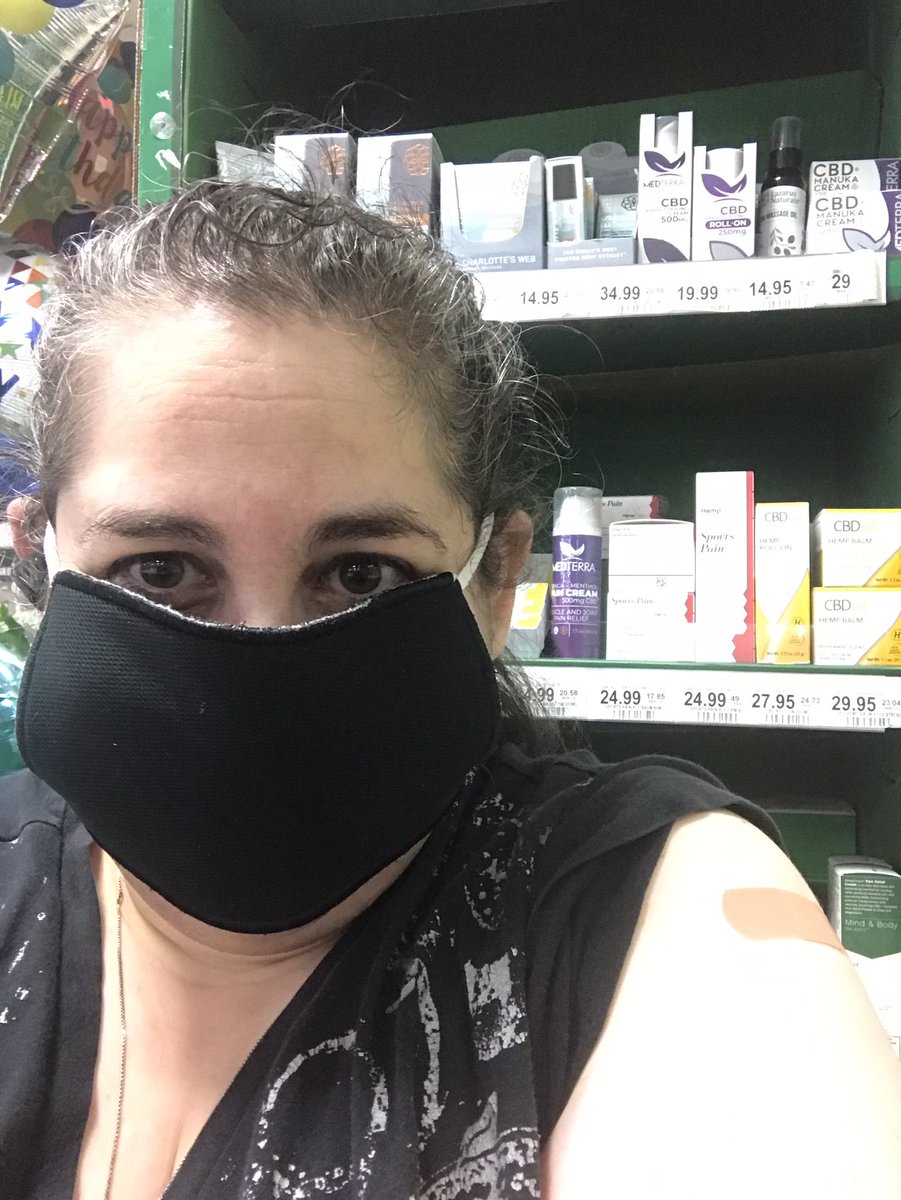 NotYerAvgChick's tweet photo. Living that FULLY VACCINATED life! 

#COVID19Vaccine #ModernaCrew #Moderna #FullyVaccinated https://t.co/nQSqqgpk5h