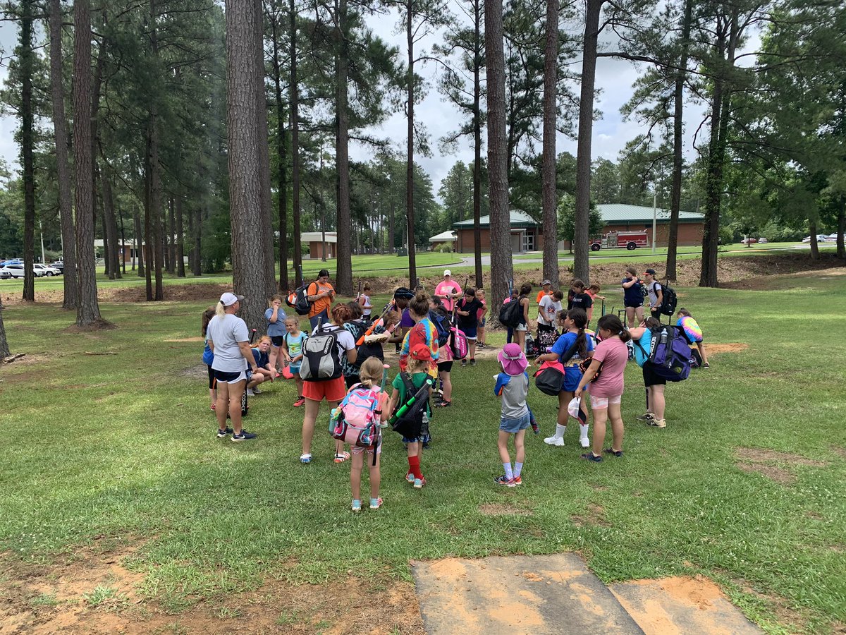 tbullard71's tweet photo. Fun 3 days getting to work with these awesome campers. Softball is growing and I love to see it! Thanks to the Columbus County Parks and Recreation for putting it on and Coach K for allowing me to work the camp! https://t.co/B6lVIZHMne