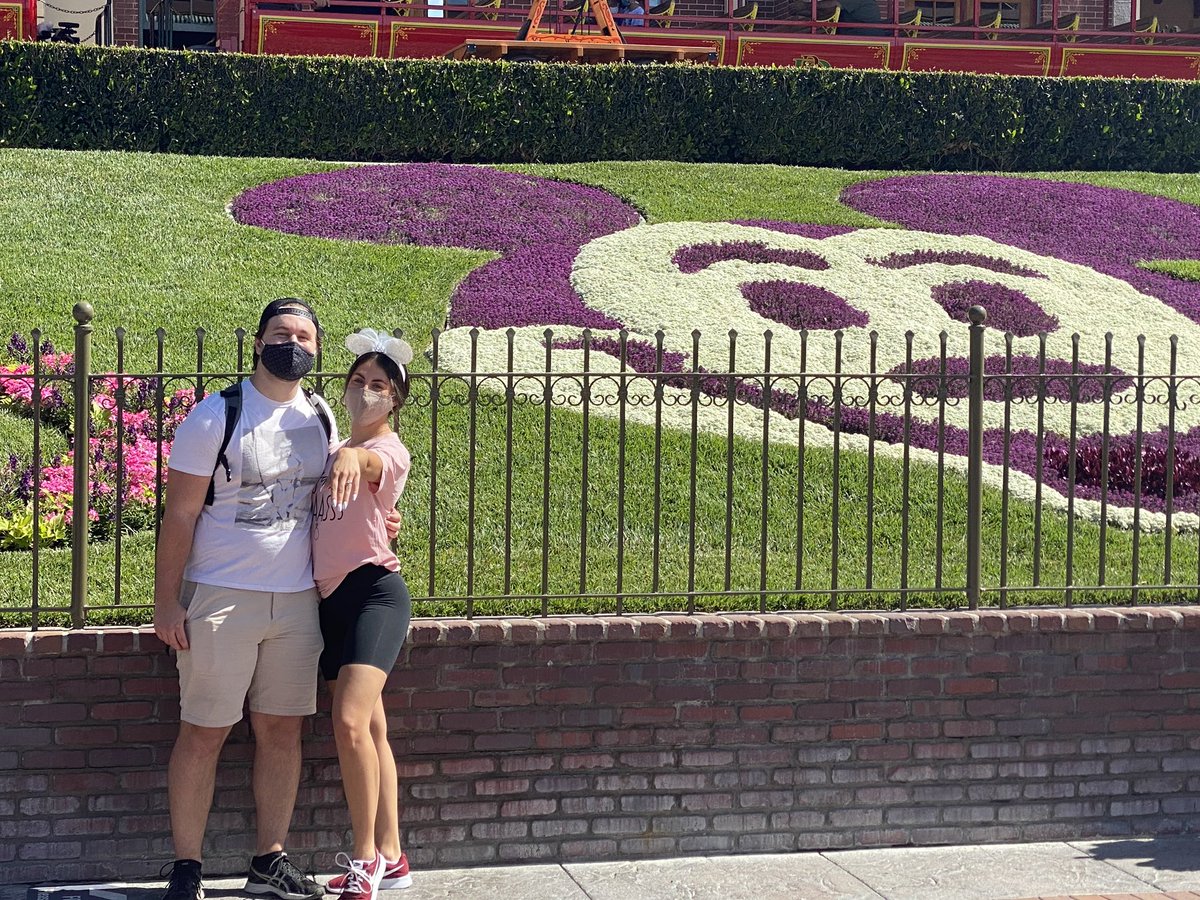 hallllee33's tweet photo. Future Mrs. Christensen has a nice ✨ring✨ to it 💕 https://t.co/WMMFxP1r4i