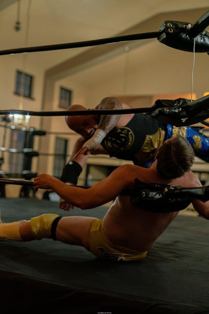 BK_Outlaw718's tweet image. Never a good ending for y’all.....

@UpperLimitPro 
#crossbody #inthecorner #crossbodyinthecorner #prowrestling #prowrestler #luchalibre #ouch #supportprowrestling #hoodwrestling #Brooklyn #outlaw #bkoutlaw