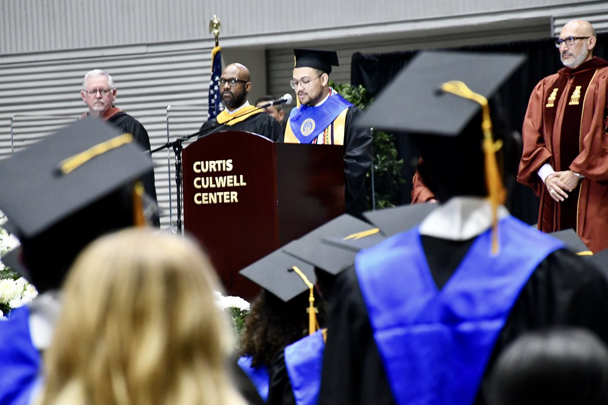 A wonderful kickoff to a wonderful ceremony! 💙💛🎓 #BeRevolutionary #WeAreLC