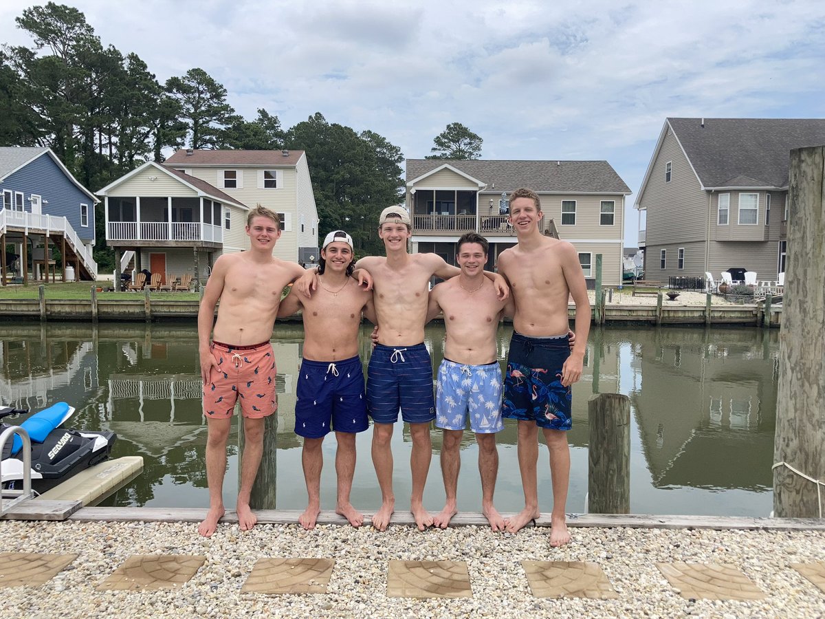 rockyparise's tweet photo. Pretty cool that old @CentralPAElite teammates stopped by to say hi and hangout during their senior week!  @THofsass @ryanparise12 @caleb_gibbs1 @jackson_mascari @cedaravenue31 @dave_gibbs16 #JoeyC https://t.co/nDxLEtEYaN
