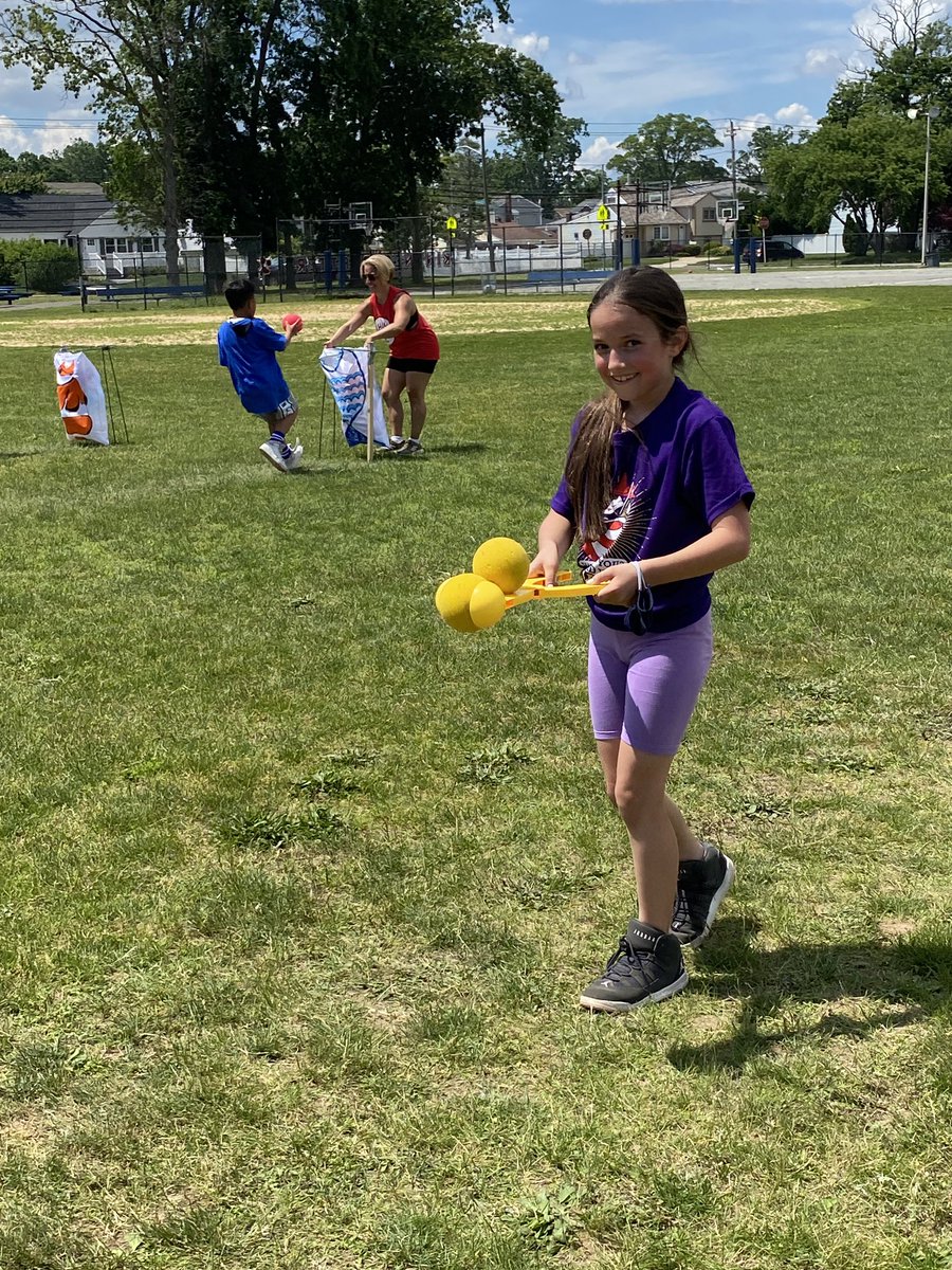 PiotrowskiFFE's tweet photo. Field Day was a blast with my second graders! https://t.co/gjZIMkQ9bM