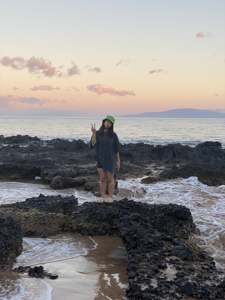 itsdaenaasilo's tweet photo. me + hawaii = true love https://t.co/9KZHa2VYTe