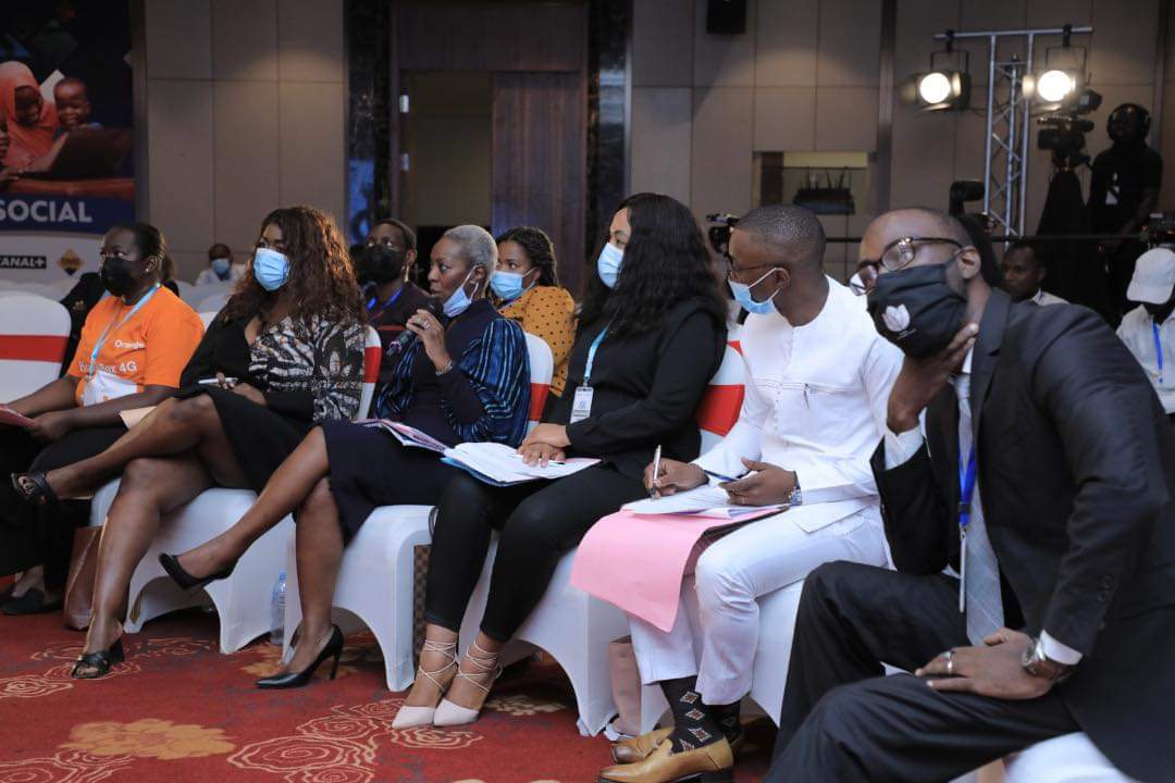 SADEN_GN's tweet photo. [Jour 1 - #Saden2021]

Présentation du projet YAALAN, finaliste au #PrixSaden de l’entreprise de l’année 2021 dans la catégorie Entrepreneuriat Féminin.

YAALAN est une entreprise qui évolue dans la réparation des appareils électroniques.

#Saden2021 #SADEN https://t.co/5KIic2Trji