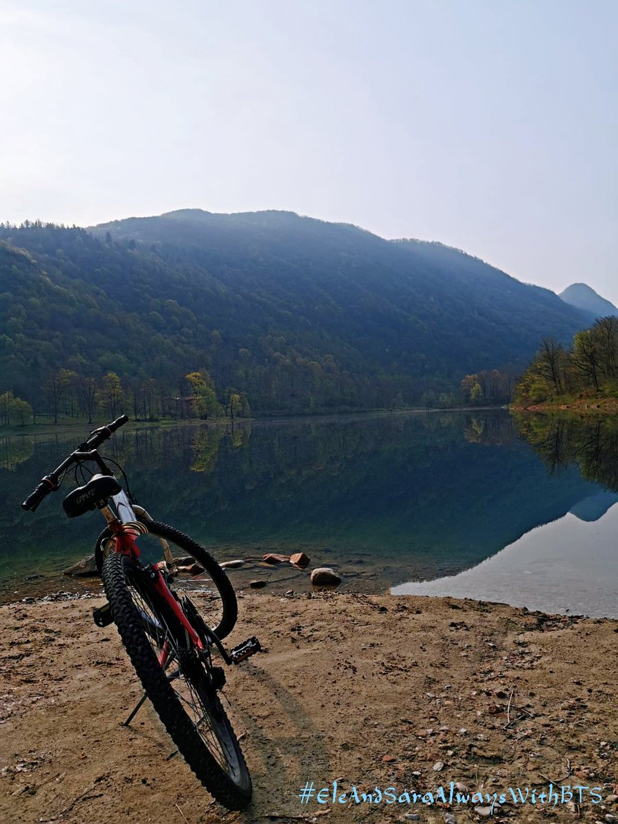 InvisibleArmyIT's tweet photo. "멀지 않아 기적은"

#EverydayIStillLoveBangtan 💜
#aMomentWithYouInThis2021 📸
#EleAndSaraAlwaysWithBTS 🎶
#07With7 #JuneShoot 🚲 https://t.co/B573iCt3DB