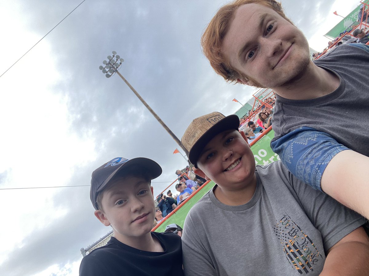 anime_diamond's tweet photo. @BoiseHawks 
#firsthawksgame https://t.co/FxQqMR1b1d