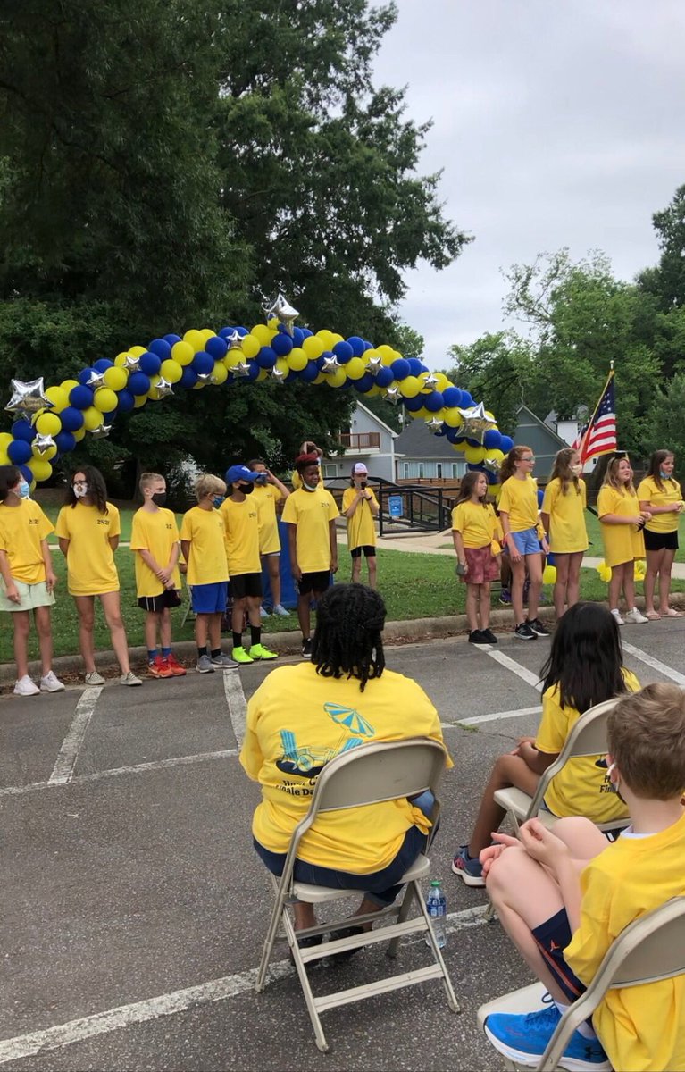 HunterPrincipal's tweet photo. Today we celebrated our fabulous fifth graders! Way to go Hunter Stars! βοΈ @hunter_pta @CentralWCPSS @WCPSS #HunterStrong #HunterStars πππ https://t.co/RdOSCYkNcc