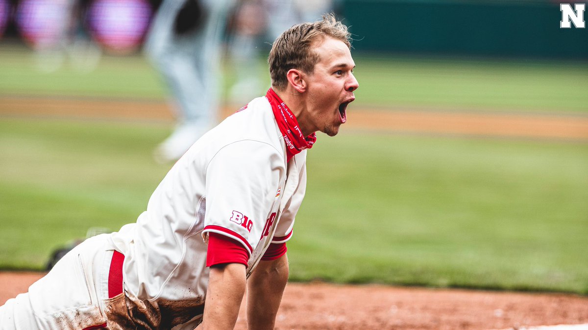 joeacker5's tweet photo. The people are what make this place so special. Thanks for everything Husker nation. The “Good Life” will forever be home. #5 out! ✌🏻 https://t.co/4ms2yjsq1x