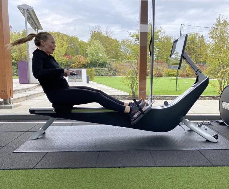 Hydrow_by_CREW's tweet photo. @xkateferdinand is truly catching some speed on her Hydrow. Share your action shots for a chance to be featured. #HydrowAtHome https://t.co/QDENZtgHKl