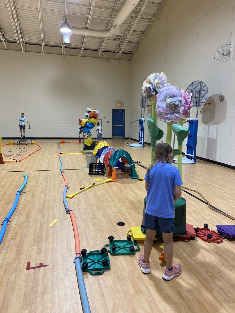 gke_wildcats's tweet photo. Putt-putt anyone? #gkecats #summerlearningcamp https://t.co/Uhh0oum9OV