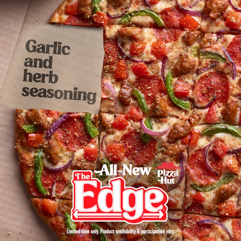 pizzahut's tweet photo. Toppings all the way ➡️  to the ➡️  edge…