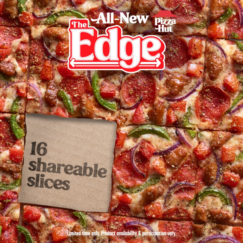 pizzahut's tweet photo. Toppings all the way ➡️  to the ➡️  edge…