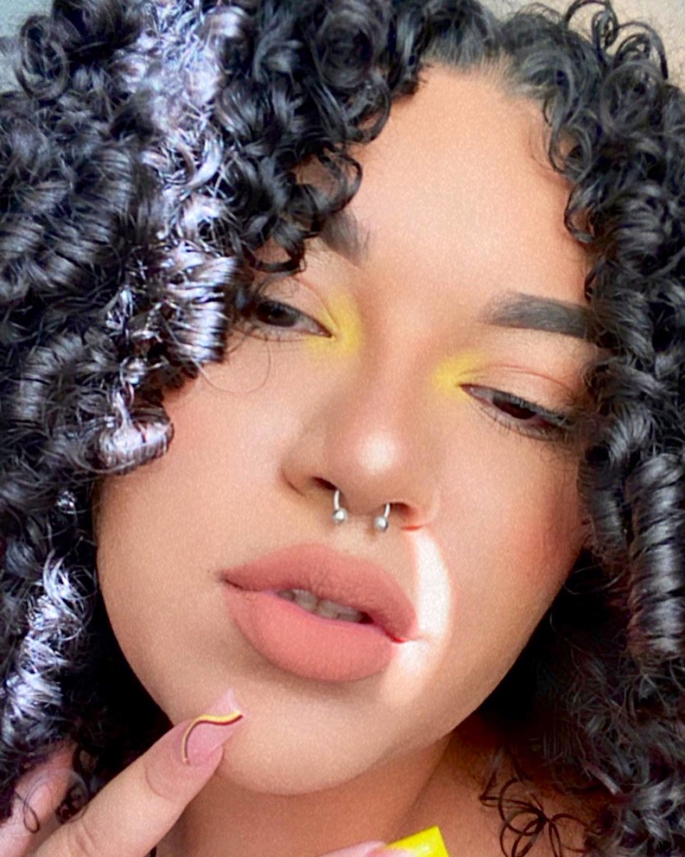 alexa_alisha's tweet photo. Neon lights 💛 https://t.co/3KGdKER25X