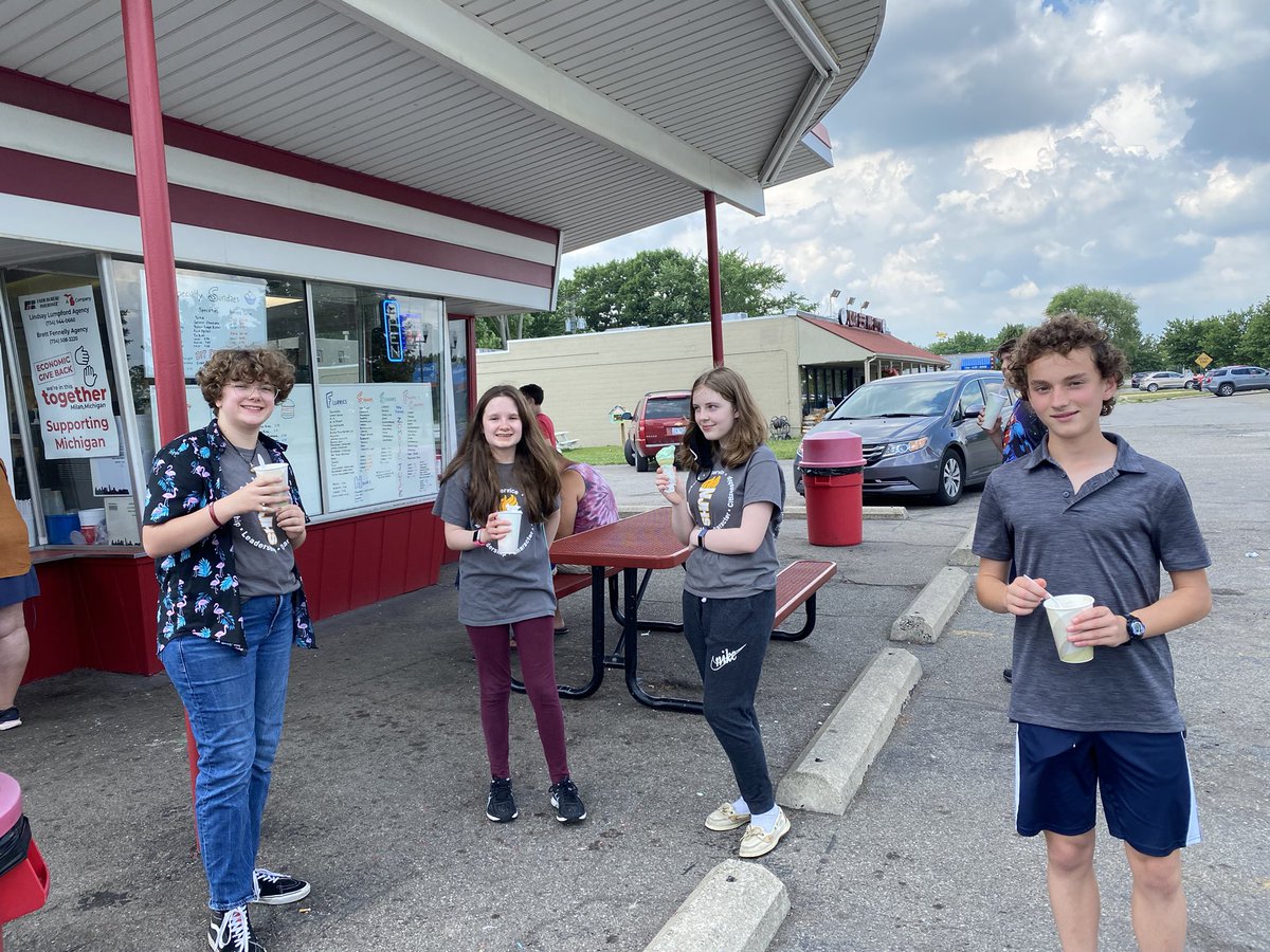 Mrs. Barker MMS tweet media