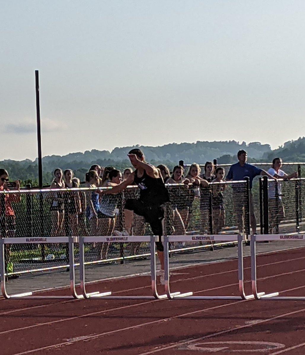 MCS_NCS_Track's tweet photo. Delaney LaFontaine, 6th 400
Jordan Miller, 4th 400 hurdles https://t.co/54qThDE2KF