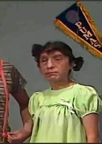 El router de mi internet viendo como lo prendo y lo apago cada cinco minutos cuando en realidad se cayó whatsapp e instagram