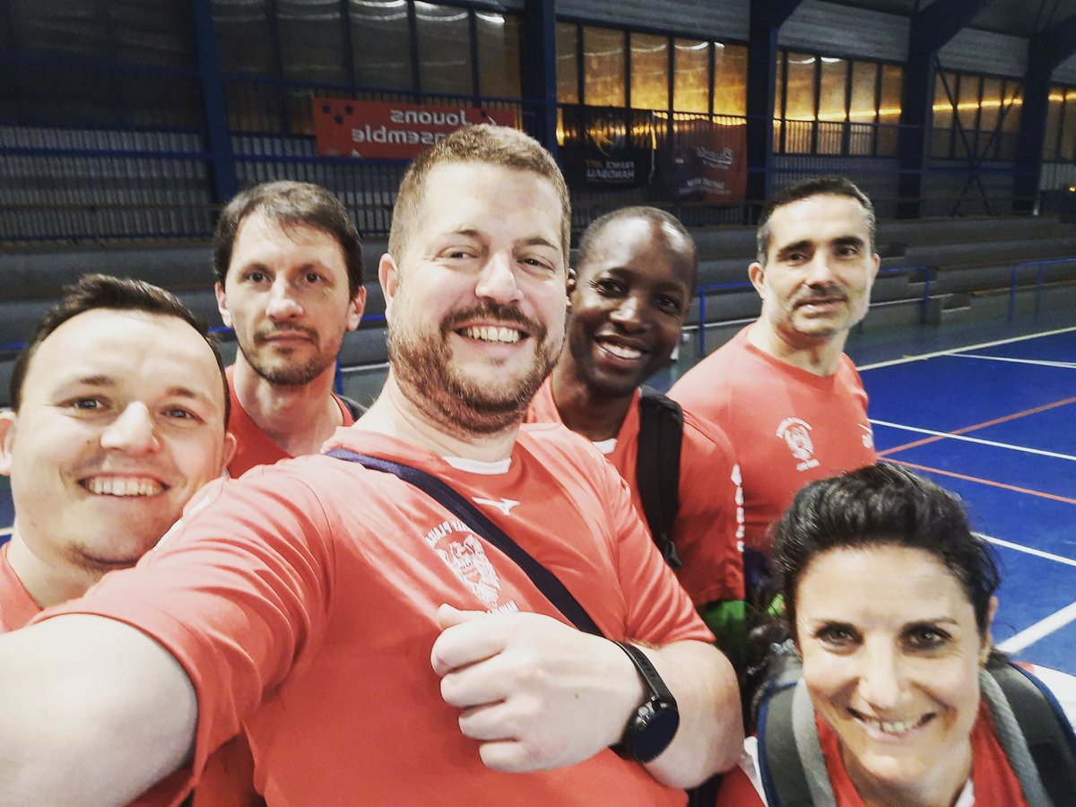 La reprise pour une partie des loisirs.
Demain nos seniors 1.

On respire, on transpire, on sourit.

La joie de reprendre le handball 🥰😍

#esprithandball #handball
#neuillyplaisance #sport #enfin