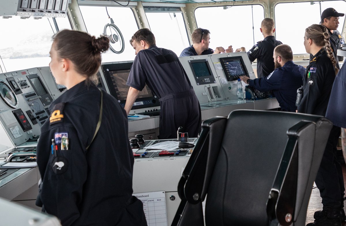 NZNavy's tweet photo. Service commended🎖The courage and professionalism of #HMNZSWellington’s crew members on the Whakaari / White Island response in 2019 has been recognised in the New Zealand Defence Force commendations this week. 

MORE: https://t.co/6RFlUFehbg

#NZNavy #Force4NZ https://t.co/0jisa8C5Y6
