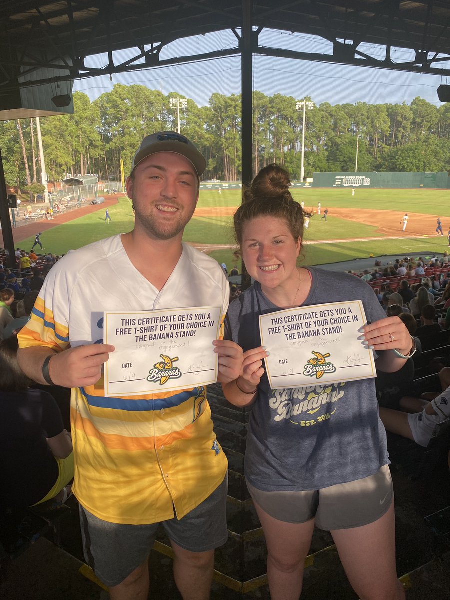 TheSavBananas's tweet photo. Update: Had to hook em up with some Nanner merch for the honey moon 😉 https://t.co/1KiGHIUwqA