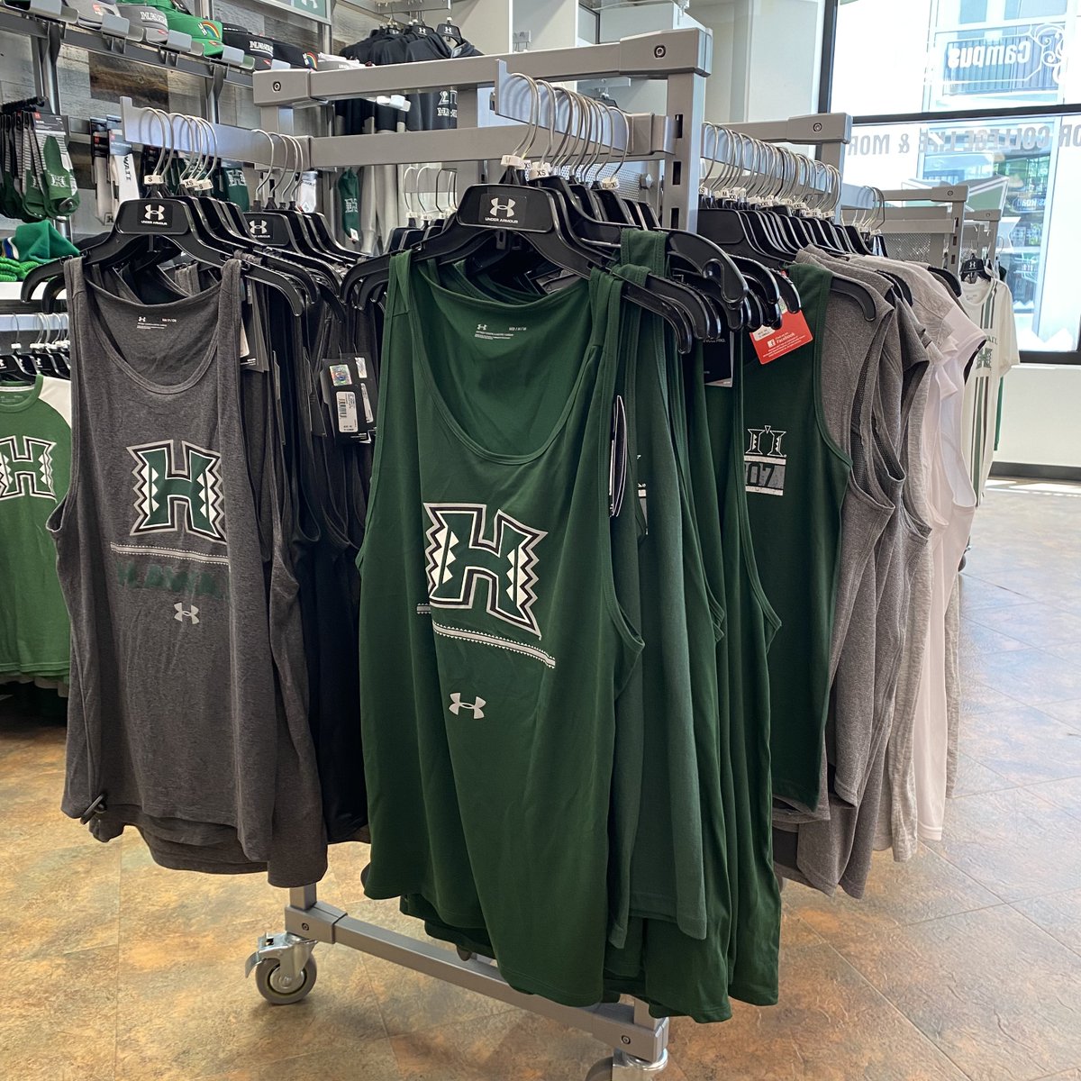 HZoneOnline's tweet photo. Summer is here! ☀️🥵 Enjoy 50% OFF all men’s and women’s tanks until the end of this month! Visit our store or website to see what other items are on sale for the month of June!

#uhmanoa #manoabookstore #uhbookstore #uhm #universityofhawaii #gobows #uhwarriors #hzone https://t.co/6ump63GnXN